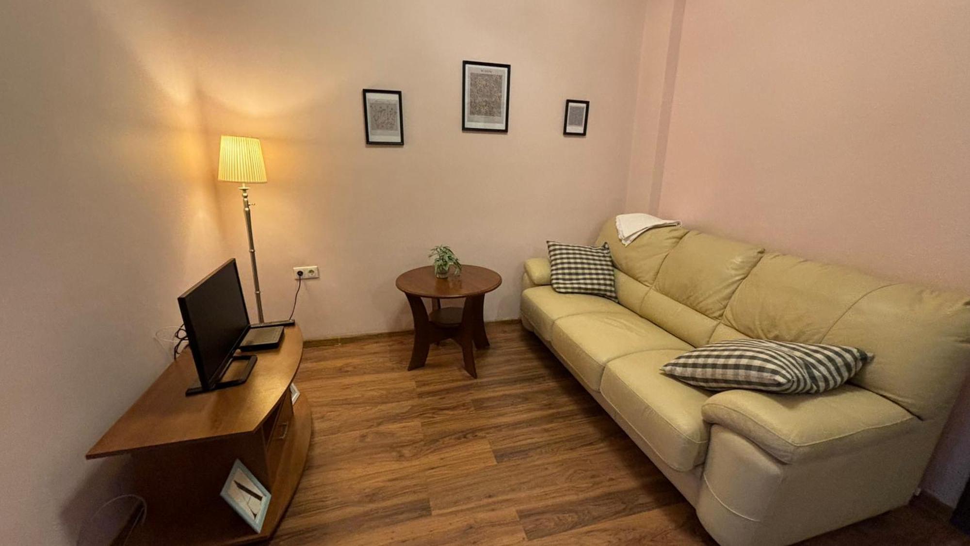 Quiet 2 Bedrooms Downtown Apart Софія Екстер'єр фото