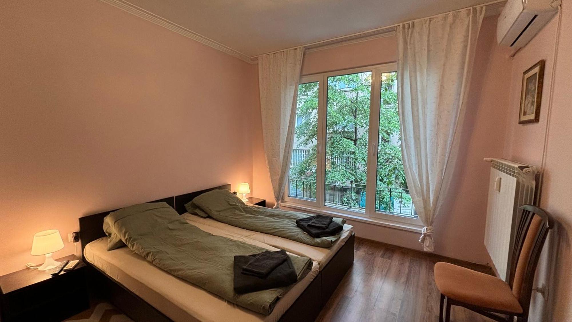 Quiet 2 Bedrooms Downtown Apart Софія Екстер'єр фото