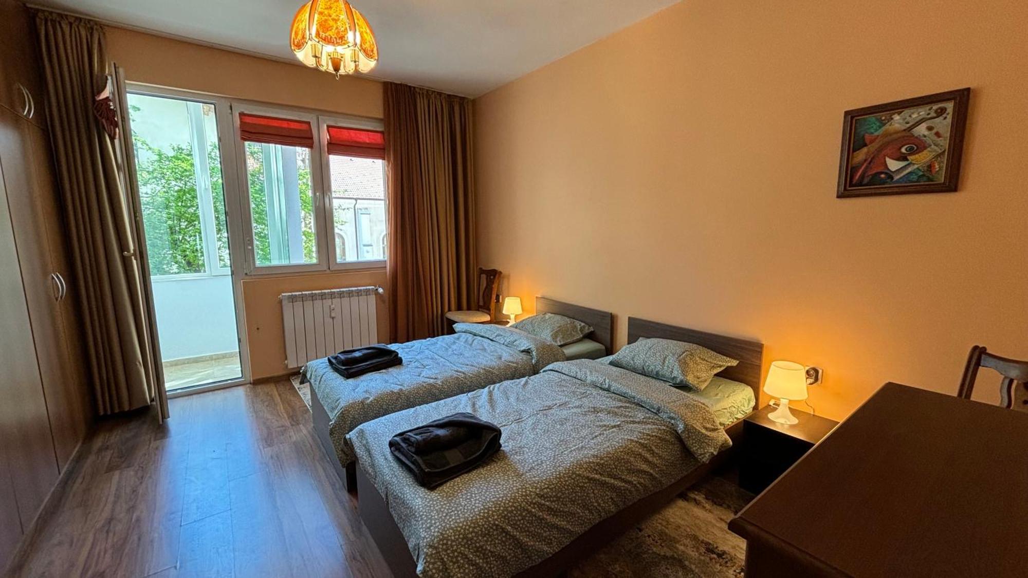 Quiet 2 Bedrooms Downtown Apart Софія Екстер'єр фото